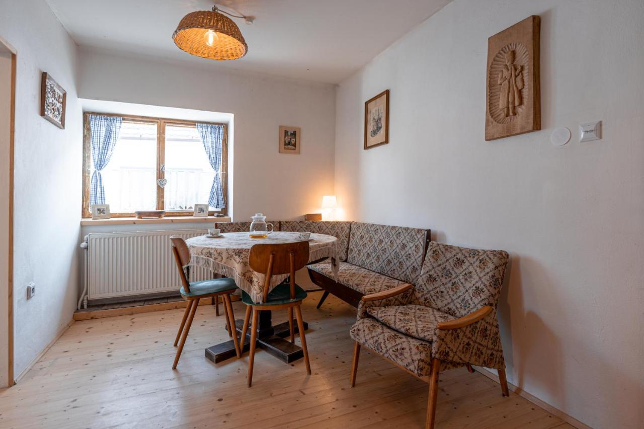Přízemí vesnické usedlosti - Cozy village homestead Vidov Exteriér fotografie