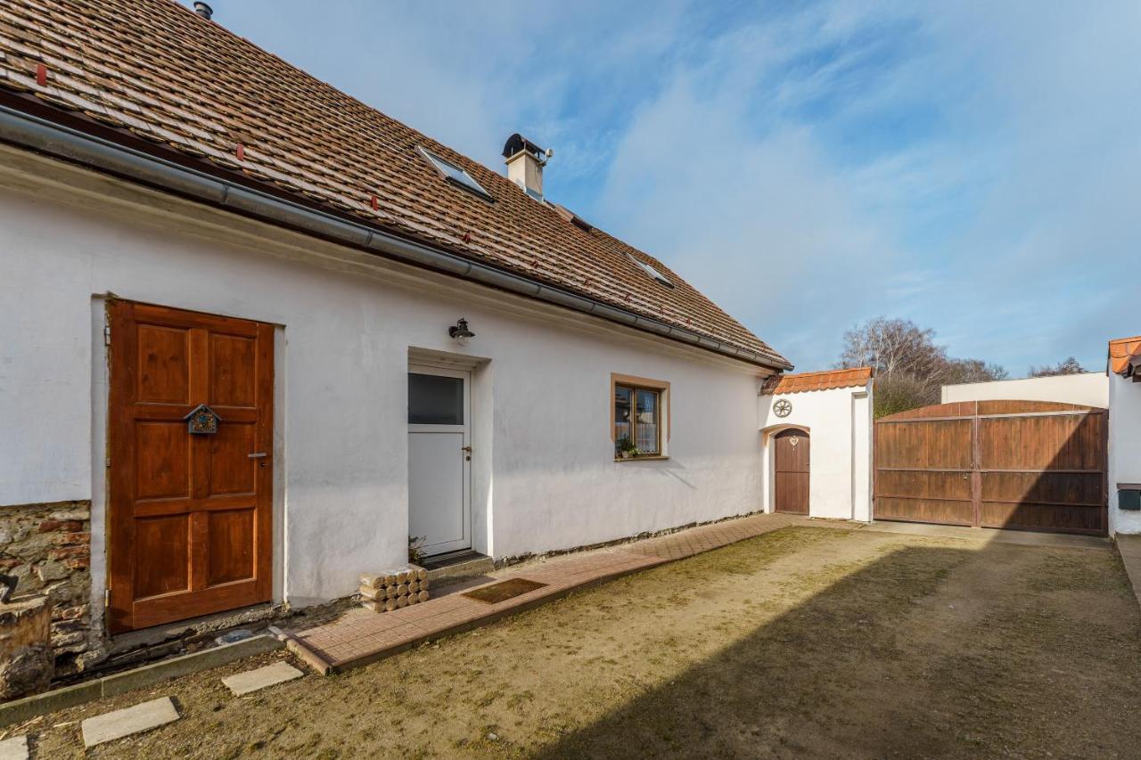 Přízemí vesnické usedlosti - Cozy village homestead Vidov Exteriér fotografie